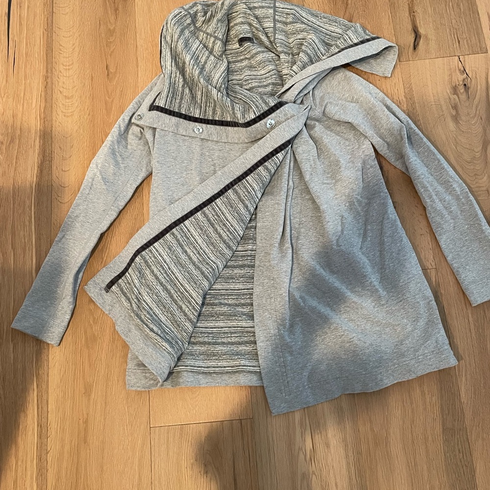 Lululemon heavy grey jacket with snaps